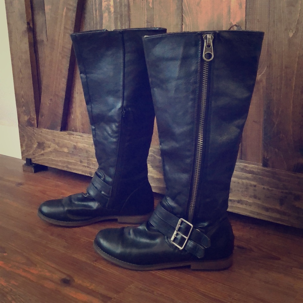 Black boots